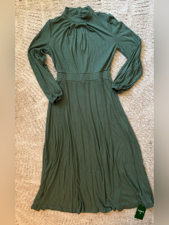 HALARA Dresses & Skirts - Halara long-sleeve mock neck maxi dress in Forrest Green. Size S - NWT